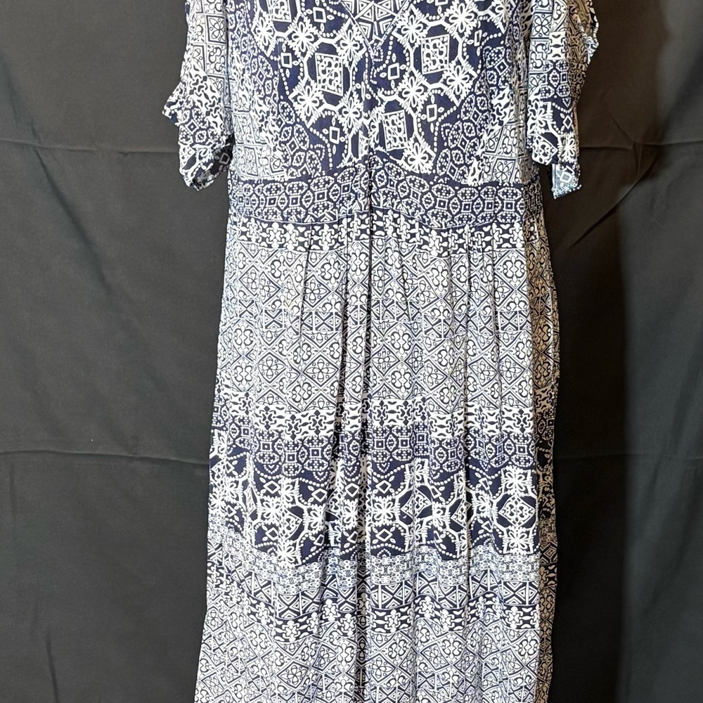 Beautiful Bohemian Jessica Simpson Navy and White Patterned Maxi Dress